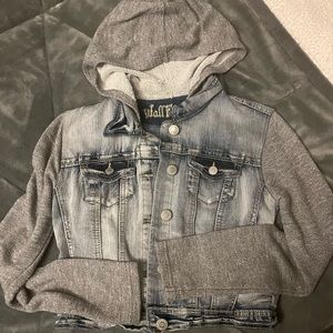 Cropped jean jacket with comfortable cloth sleeves and hood.
